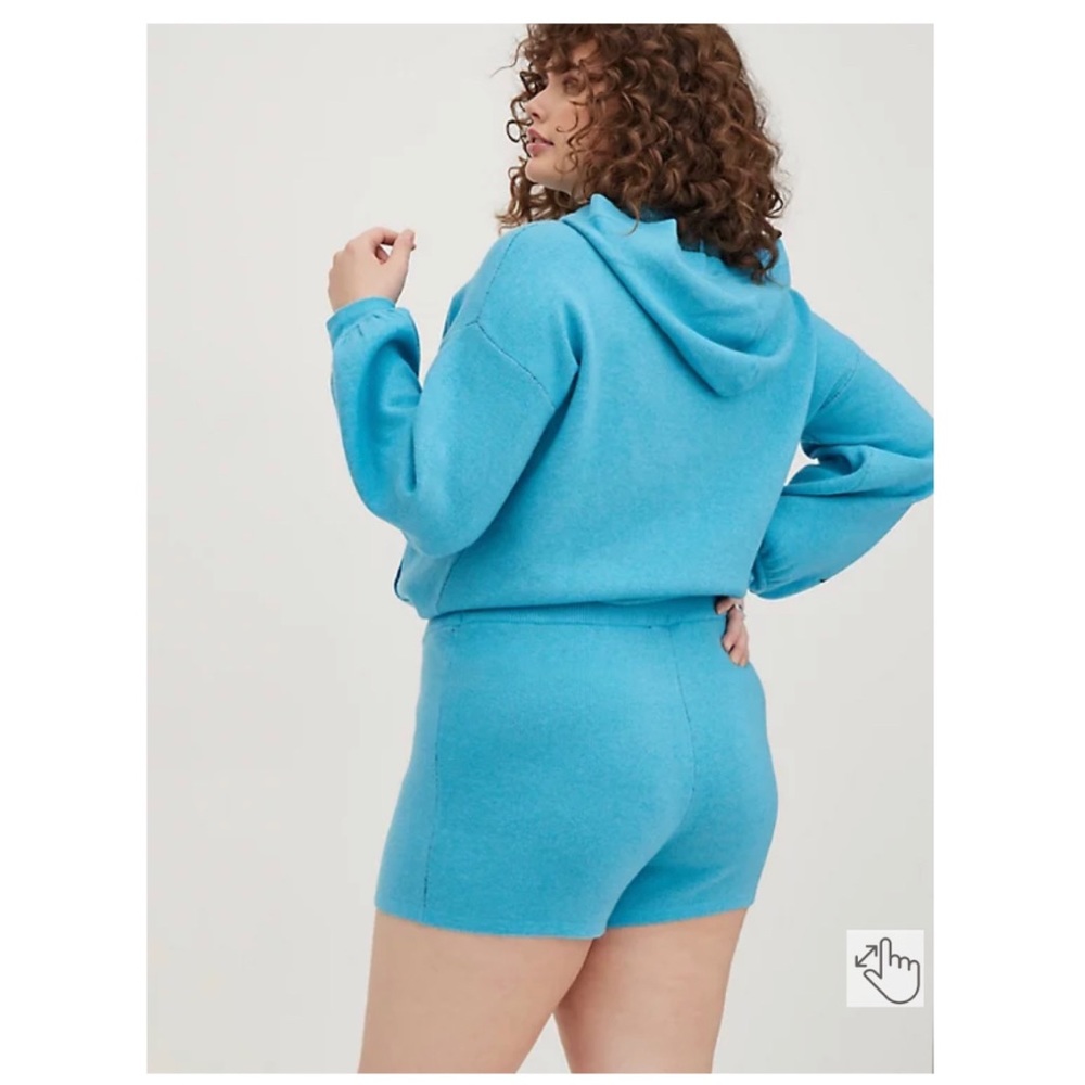 NEW Torrid 3 Sweater Short - Luxe Cozy Bolt Turquoise - Lovesick Collection - Picture 4 of 8